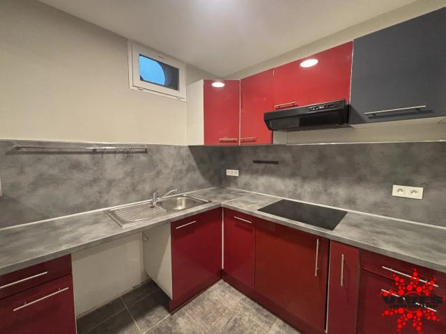 Maison T3 plain pied avec climatisation cour, et stationnement p