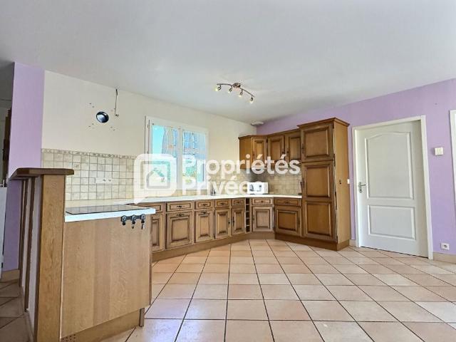 Maison T4/5 avec 3 ch spacieux garage et abri pour camping car au calme sur COMBERANCHE ET EPELUCHE 24600