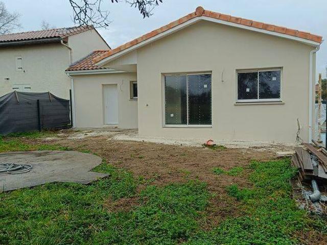 Maison T4 120 m² 1300 € avec garage