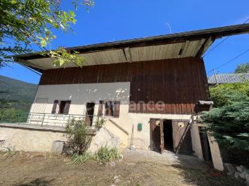 Maison T4 82m² avec Grange 300m² à rénover