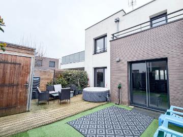 MAISON T4 89 M2 AVEC JARDIN, GRANDE TERRASSE, BALCON, PLACE DE PARKING, CLIMATISATION ETC.