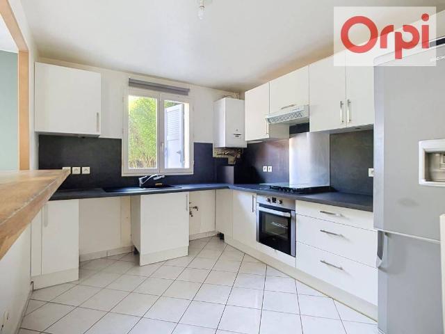 Maison T4 avec terrasse et garage à Louer – Lésigny 77150