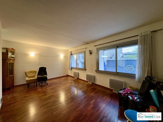 MAISON T4 AVEC GARAGE ET TOIT TERRASSE BEAU POTENTIEL