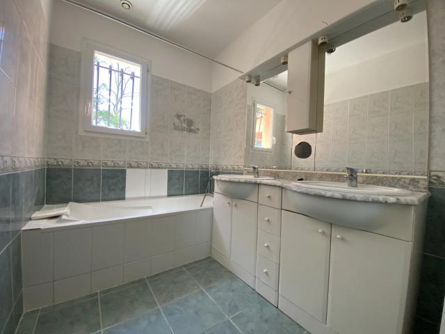 Maison T4 de 84 m2 à La Motte d'Aigues