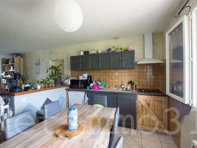 Maison T4 de 91 m² avec garage sur un terrain de 800 m² Nous Contacter