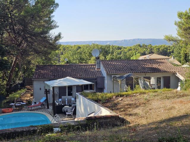 MAISON T4 DE PLAIN PIED sur 1195 M2 terrain et piscine 100m² La Roque d'Anthéron