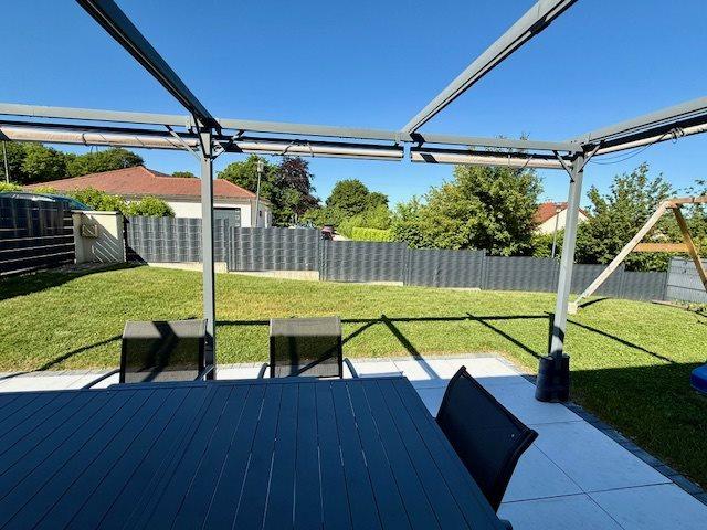 Maison T4 de plain pied sur terrain plat et clos de 7 ares 101m² Nancray