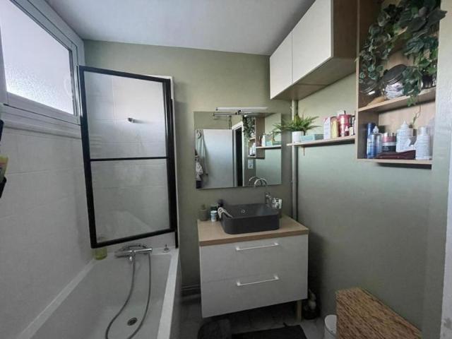 MAISON T4 ENTIEREMENT RENOVEE