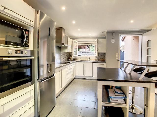 MAISON – T4 – MEUBLE – PISCINE – JARDIN – TERRASSE – 99.75 m² – 69330 – MEYZIEU