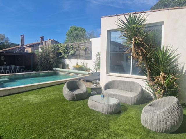 Maison T4 + piscine + studio indépendant + 50 m2 sous sol in