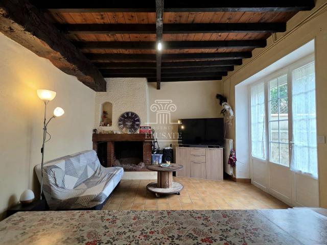 MAISON T5 115M2 AU COEUR D'UN JOLI VILLAGE AVEC COUR DE 110M2 / PROCHE VALENCE SUR BAISE