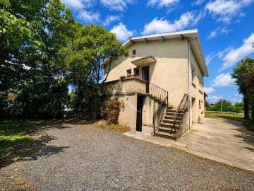 Maison T5 122m? + 2 grands garages 96M?
