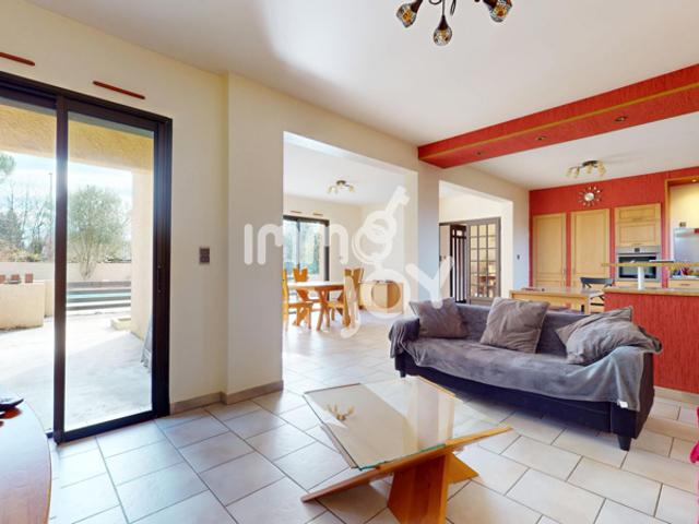 Maison T5 150m2 avec piscine et garage sur un terrain de 268