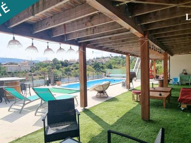 Maison T5 185m² avec garage et piscine