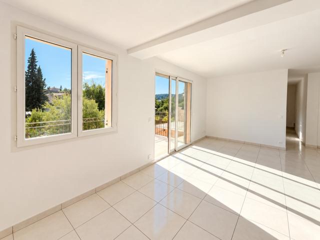 Maison T5 à vendre à Manosque Village surface utile d'environ 220 m²