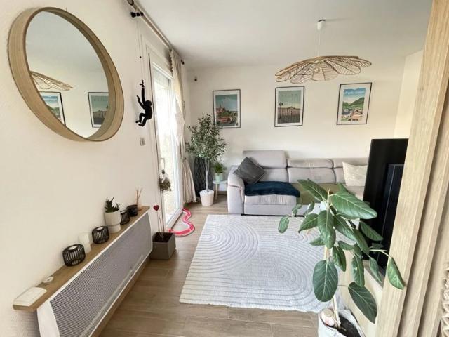 MAISON T5 AVEC JARDIN ET GARAGE PINS JUSTARET