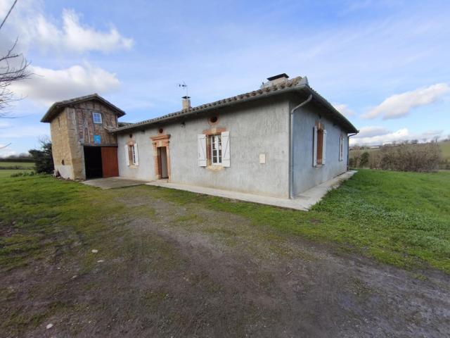Maison T5 avec pigeonnier et grange avec terrain de plus 8 h