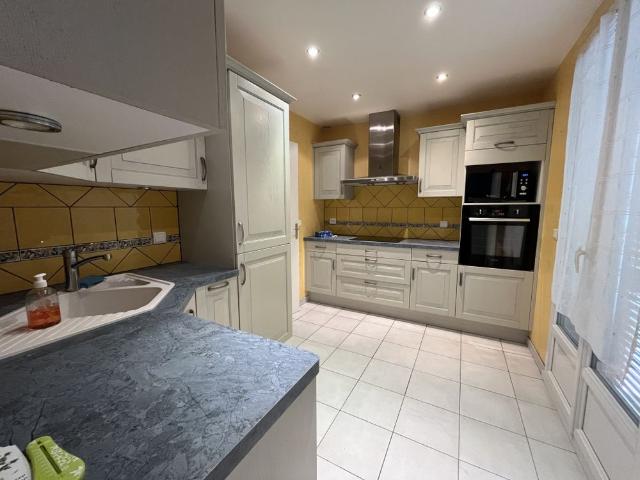 MAISON T5 GIF SUR YVETTE CHEVRY