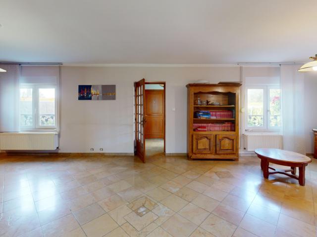 Maison T5 de 133 m2 mitoyenne d'un côté