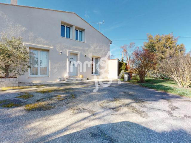 Maison T5 de 164m2 sur un terrain de 2769m2 avec garage