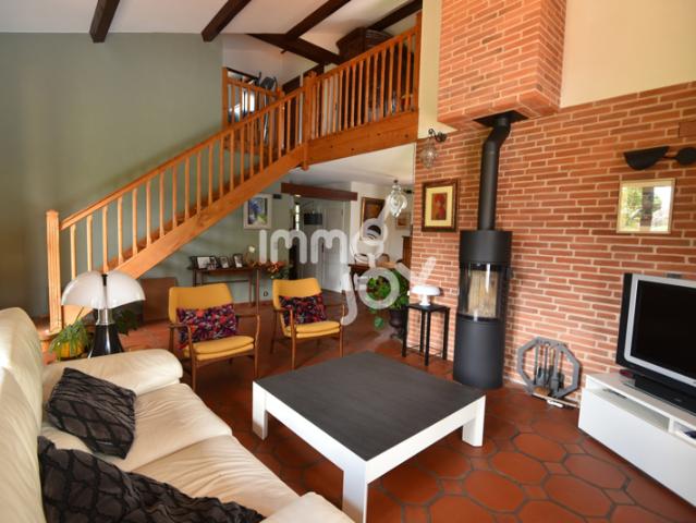 Maison T5 de 168m2 avec garage/mezzanine sur 902m2 de terrai