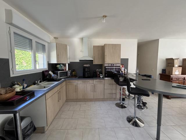 MAISON T5 DE PLAIN PIED AVEC GARAGE ET JARDIN