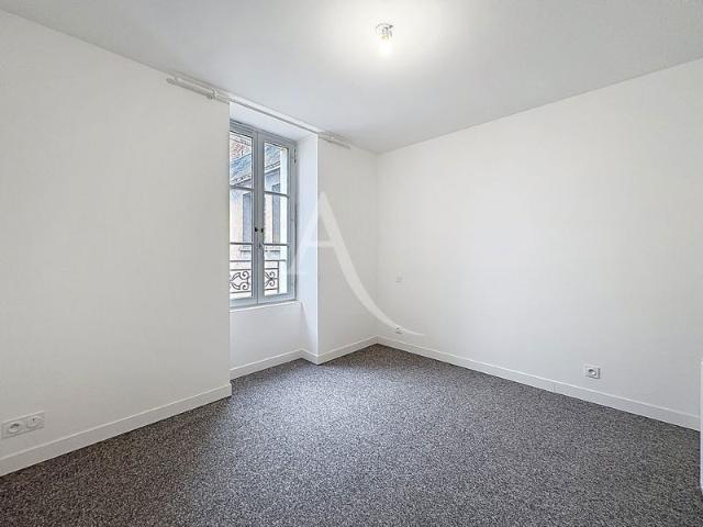 MAISON T5 DE VILLE 87 m² VUE MAYENNE