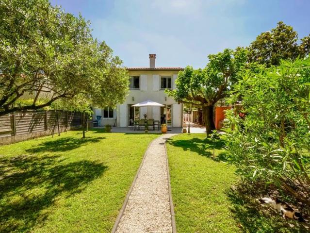 Maison T5, jardin, dépendance, cave, garage Eysines Migron
