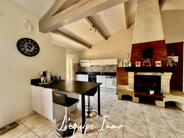 Maison T5 meublée L’Isle Jourdain environ 117 m2 sur sous sol complet et terrain de 2500 m2