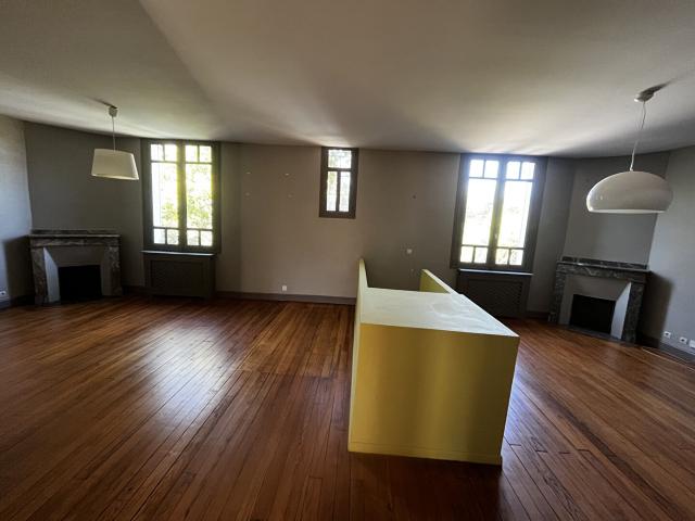 MAISON T5 PONT DES DEMOISELLES BUSCA