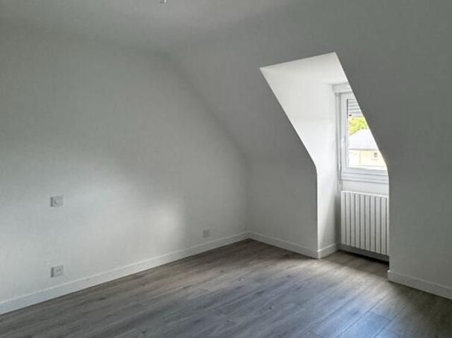 Maison T5 près de LANVOLLON à louer