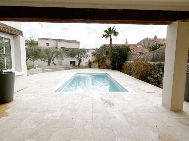 MAISON T5 +T2 INDEPENDANT PISCINE COEUR ST JULIEN