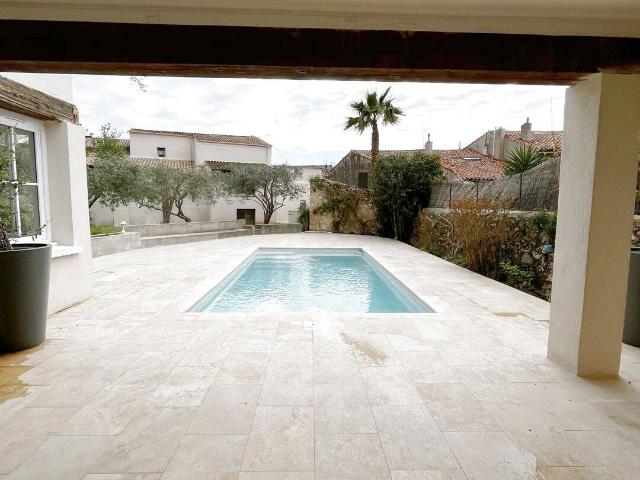 MAISON T5 +T2 INDEPENDANT PISCINE COEUR ST JULIEN