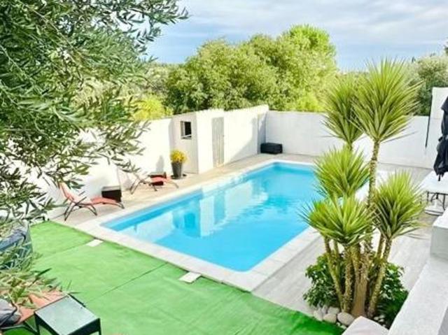 Maison T6 130 m2, jardin, piscine, terrasse