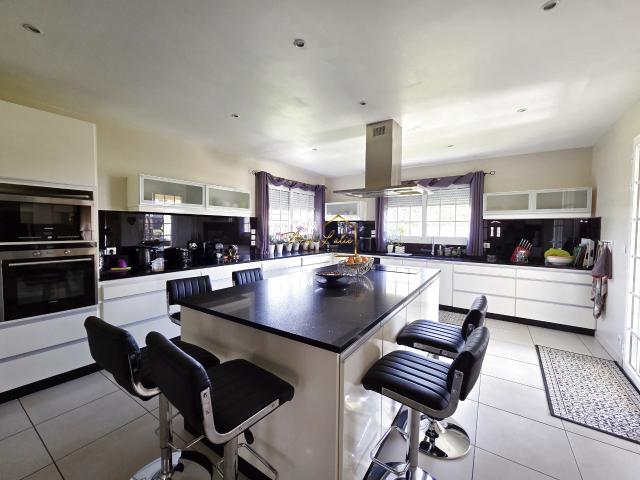 Maison T6 de 230m2