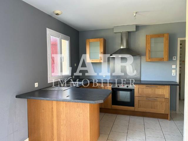 Maison T6 à louer à VILLENEUVE EN PERSEIGNE réf: 15220