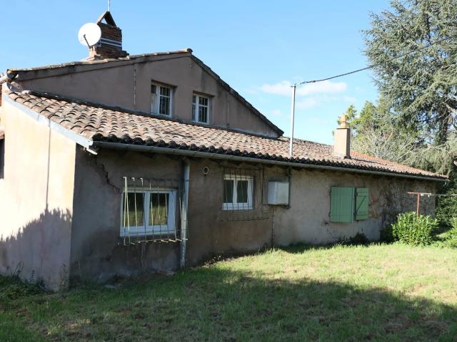 MAISON T6 A RENOVER SUR BELLE PARCELLE
