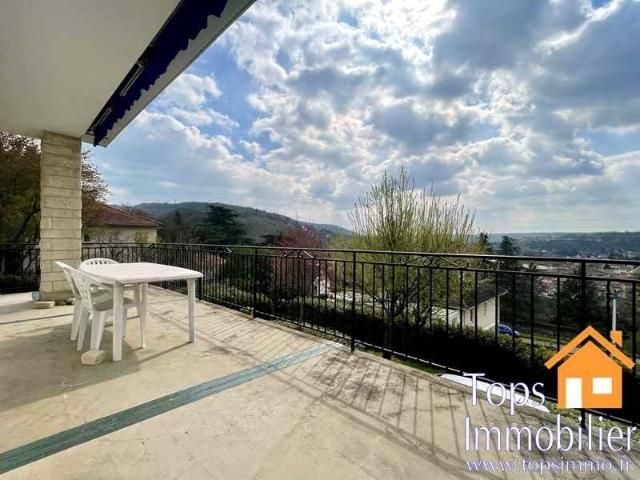 Maison T6 avec garage et terrain, superbe vue, proche commer. 172m² Villefranche de Rouergue