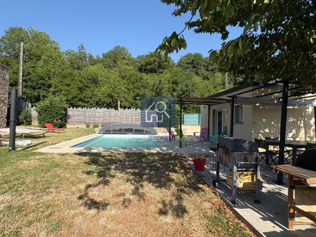 Maison T6 avec piscine et dépendances