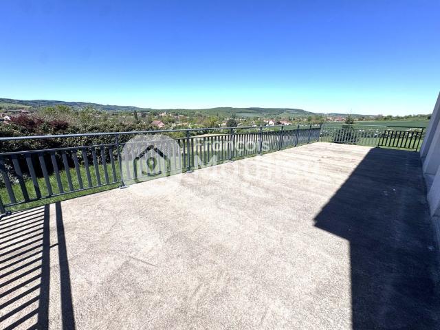 Maison T6 + Local commercial – Salornay sur Guye