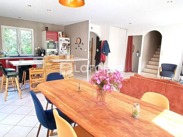 Maison T6 SAINT URCISSE à louer