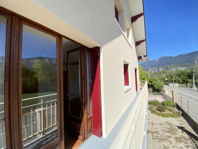 Maison T6 sur terrain plat, clos et arboré