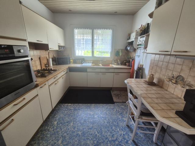 Maison T6 + T2 indep. et garage magnifique vue rade