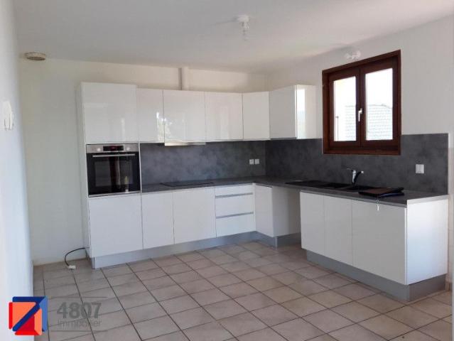 Maison T7 à louer à Viuz En Sallaz