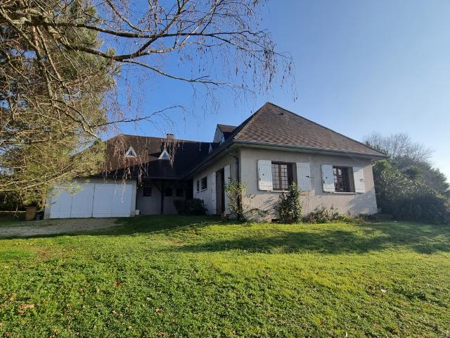 MAISON T7 GARAGE JARDIN A RENOVER