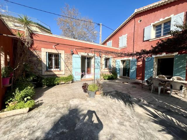 Maison T7 de 195m2 +Dépendance