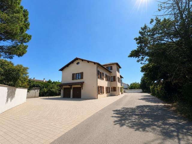 MAISON T7 DE 220 M2