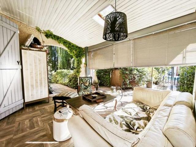 Maison T7 de caractère avec piscine et pool house
