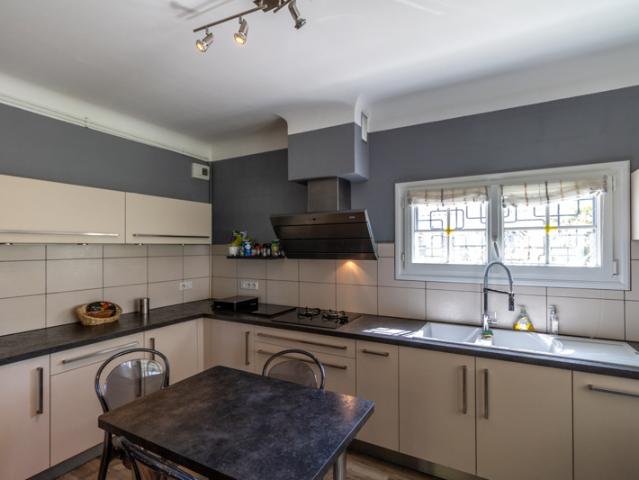 MAISON T7, RÉNOVÉE, AVEC SPA DE NAGE, DÉPENDANCES ET TERRAIN