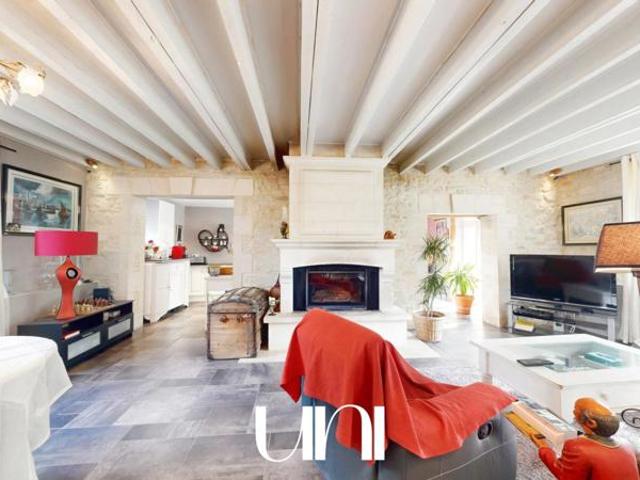 Maison T8 de 352 m2 avec terrain de 1,4 hectares